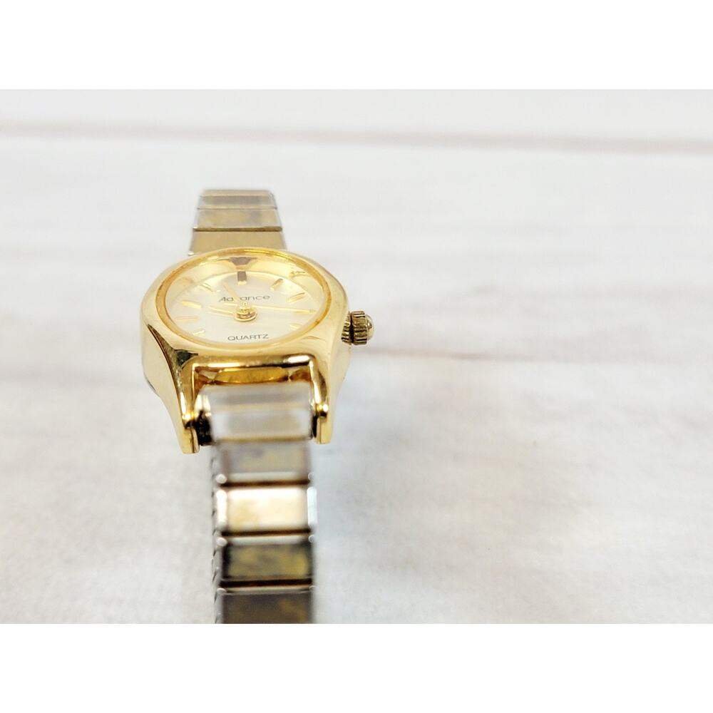 Vintage Advance Women's Quartz Watch Gold Tone Band 20mm Case- New Battery - Picture 4 of 14